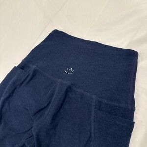 Beyond Yoga Spacedye High Waisted Midi Leggings Navy Blue Pockets XXS Athleisure